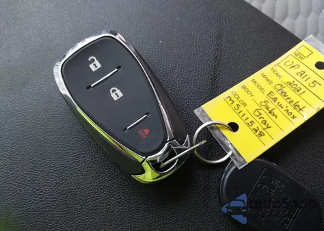 2021 Chevrolet Equinox Awd Ls z USA, uszkodzony, nr VIN 3GNAXSEV6MS111528